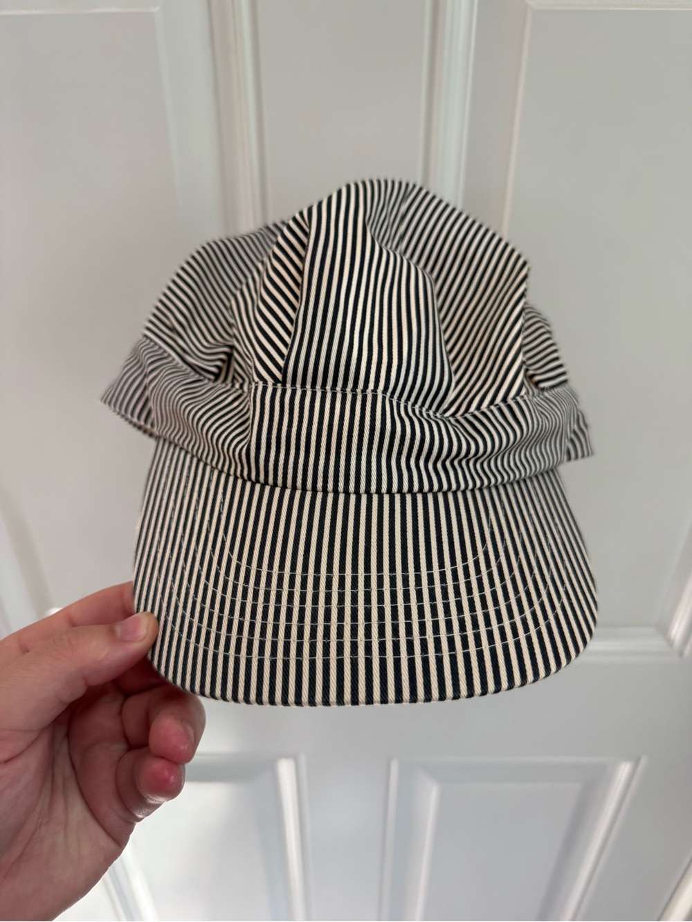 Striped Conductor Hat - Black & White